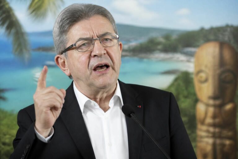 jean-luc mélenchon exprime une forte critique à l'encontre de la visite d'édouard philippe à mayotte, soulignant les enjeux politiques et sociaux de cette démarche.