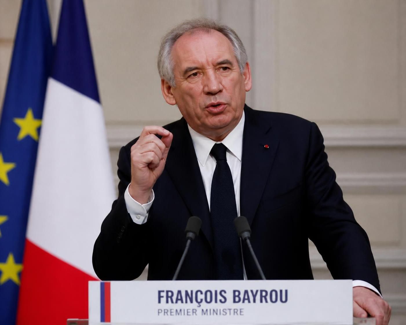 françois bayrou annonce officiellement qu'il ne participera pas à l'élection présidentielle de 2027, marquant la fin de sa carrière politique à ce niveau.
