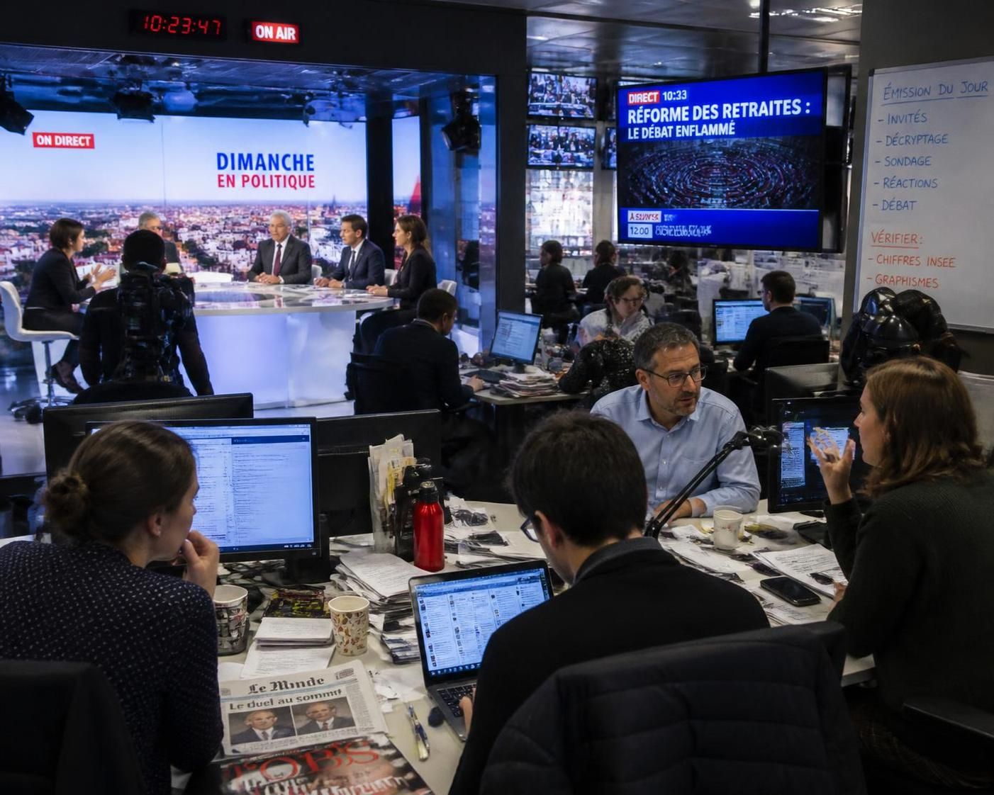 découvrez comment les émissions matinales et les débats du dimanche jouent un rôle clé dans la dynamique de la campagne présidentielle 2027, en influençant l'opinion et les stratégies des candidats.